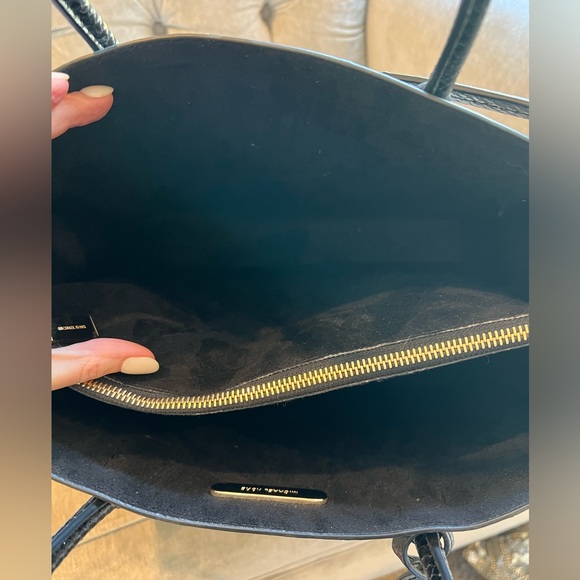 Michael Kors Mercer Large Tote - Picture 7 of 8